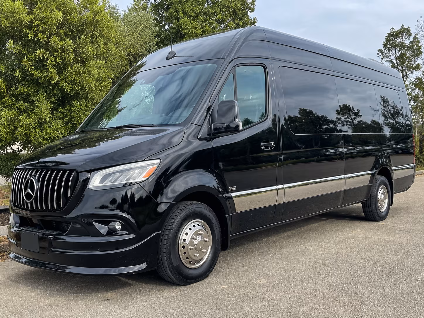 bakersfield fresno charter buses