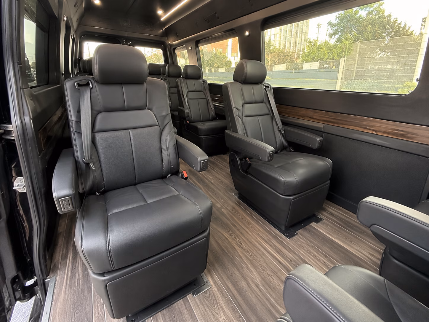 madera fresno charter buses