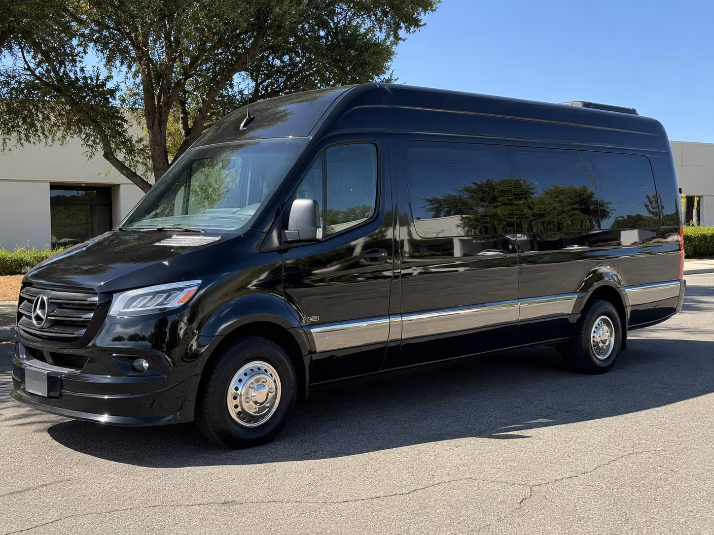 palmdale fresno charter buses